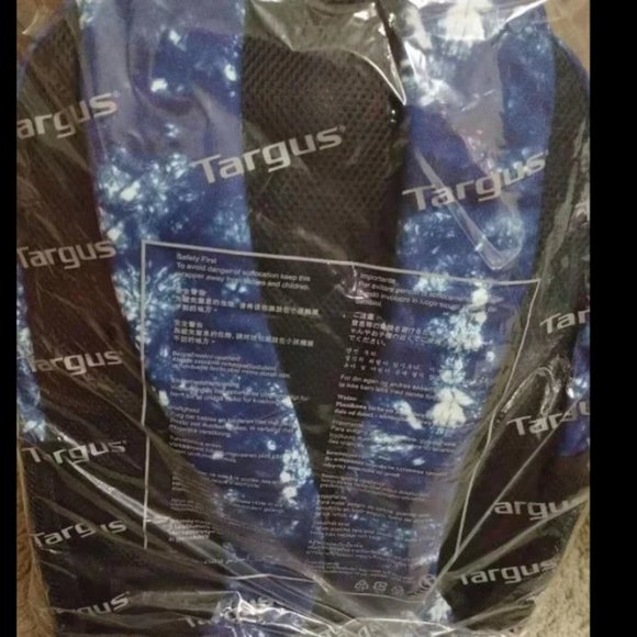 Targus 4 Piece Value Backpack Kit: gym bag, lunchbox, pouch, and backpack - Picture 2 of 2